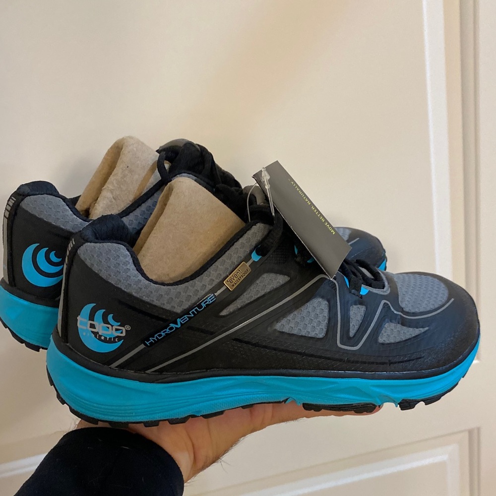 Topos Hydroventure. NEW never worn